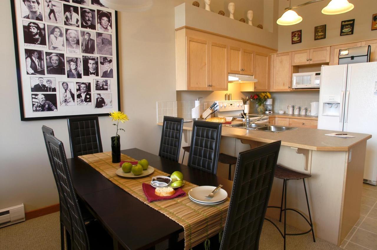 Apartment 407, Contemporary Decor Канмор Екстериор снимка